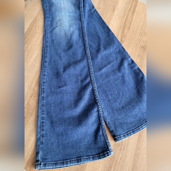 7 For All Mankind A Pocket Flare Jeans - Picture 3 of 5